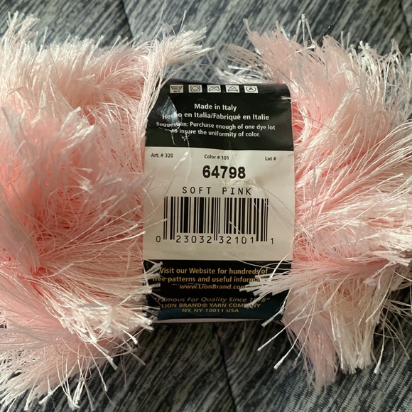 Lion brand Yarn Fun Fur - Picture 2 of 7